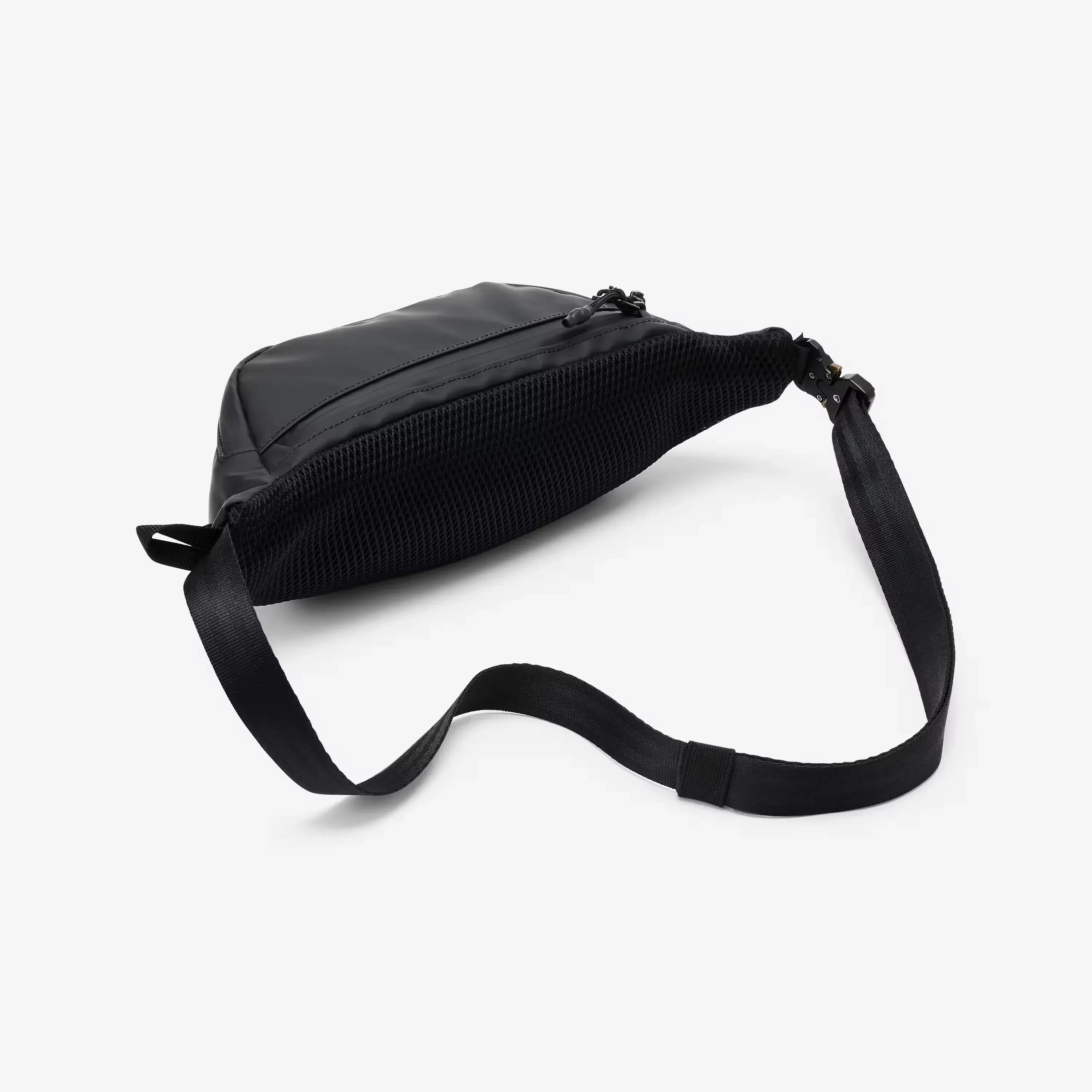 پشت کیف کمری دکتلون Commute 900